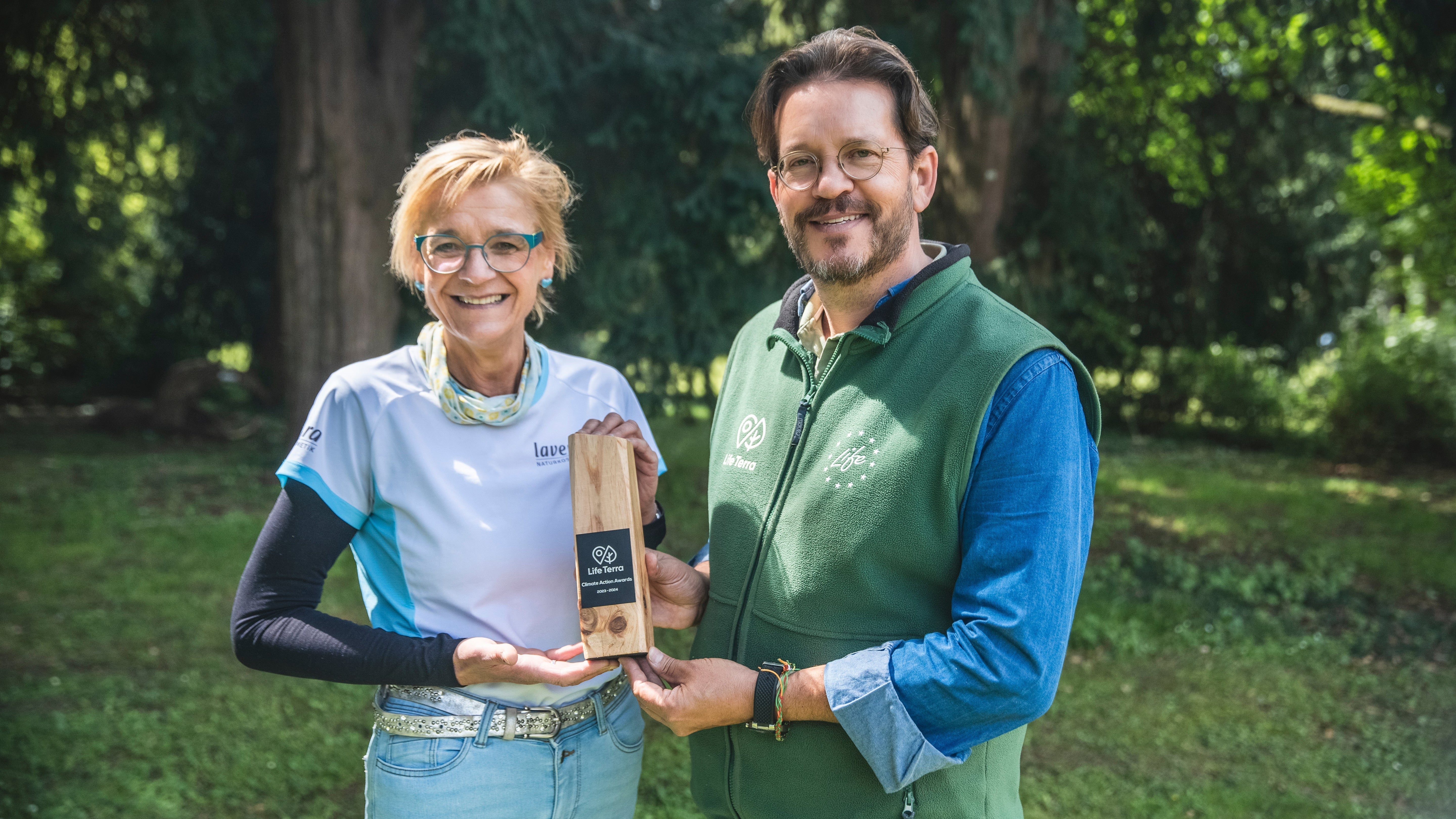 Life Terra Award 2024 – lavera Waldprojekt erhält erste internationale Auszeichnung