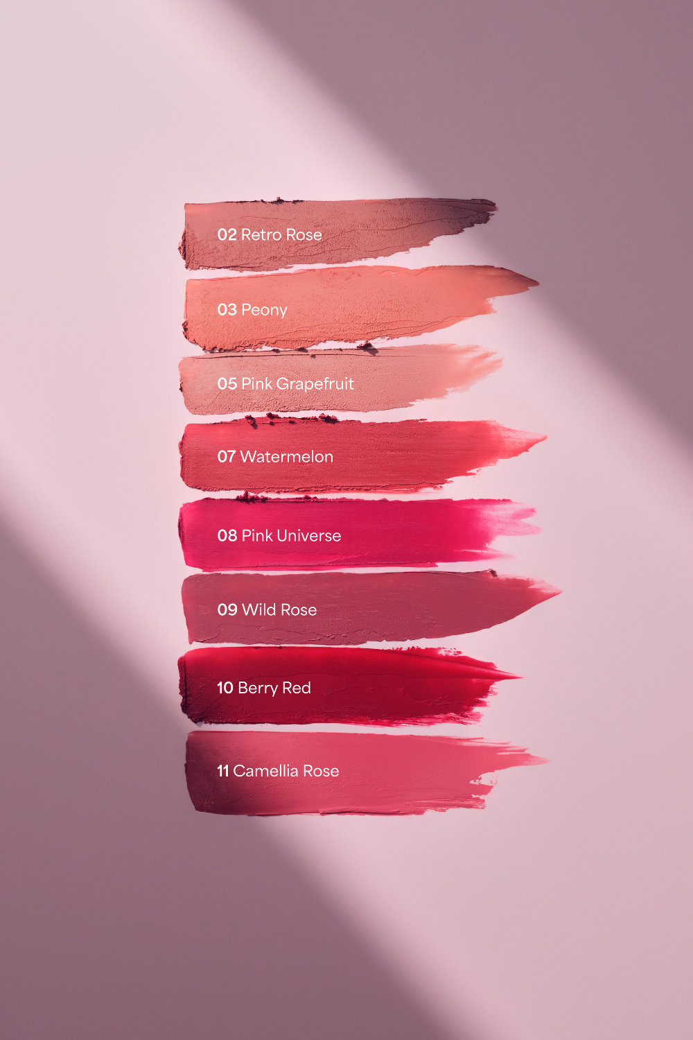 lavera Cream Glow Lipstick -Peony 03- in der Anwendung