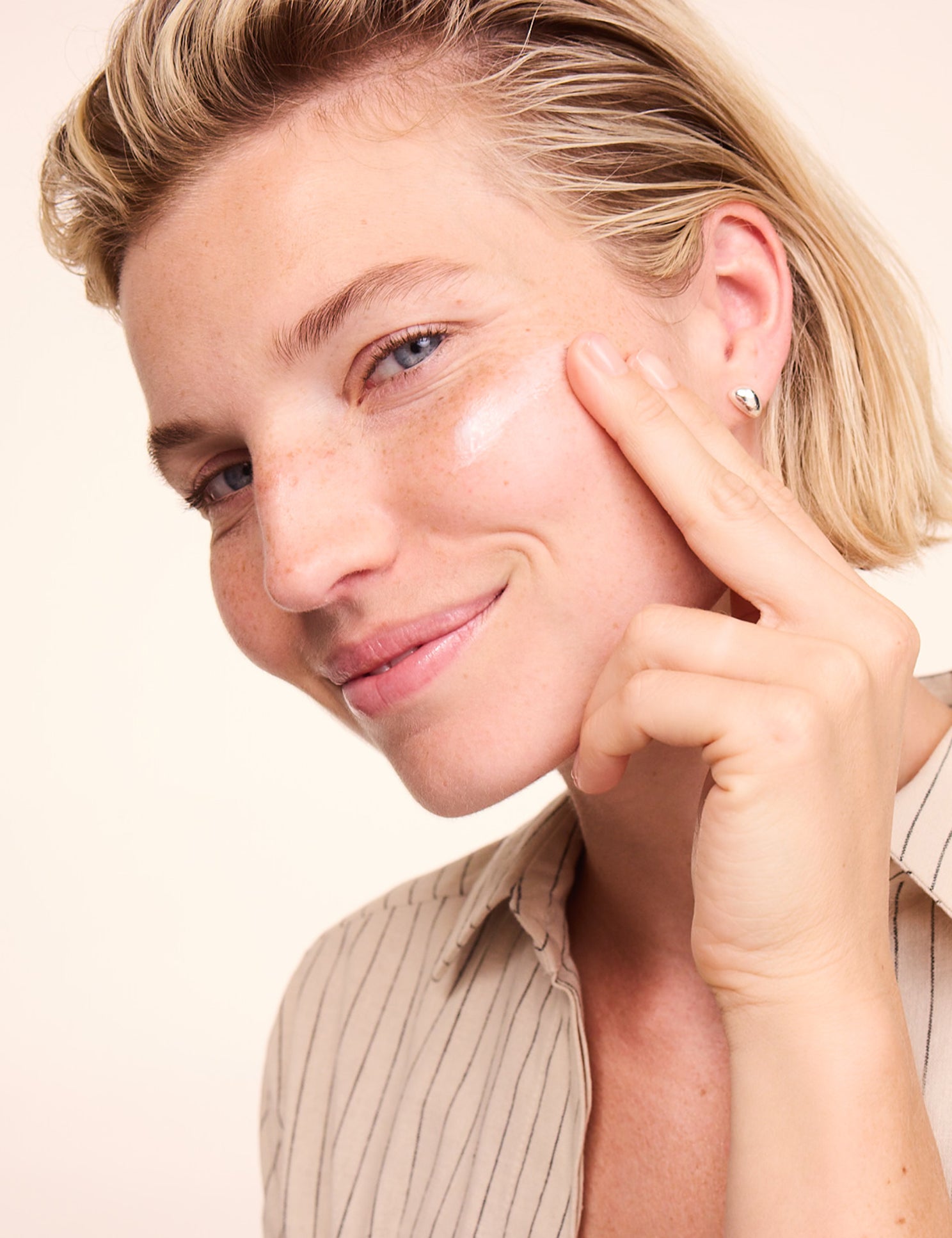 lavera basis sensitive Crème de nuit apaisante lors de l'application
