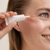 lavera Glow Skin Hydrating Fluid lors de l'application