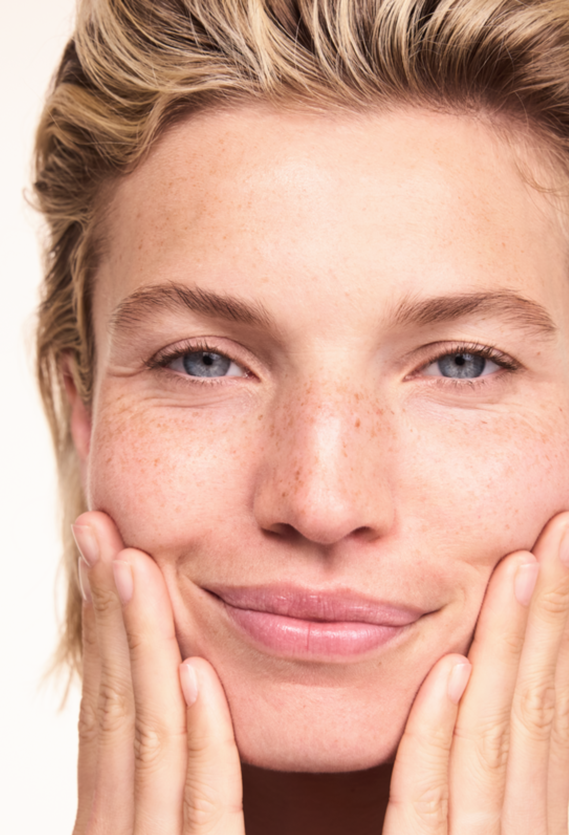 lavera basis sensitive Cleansing Milk during application