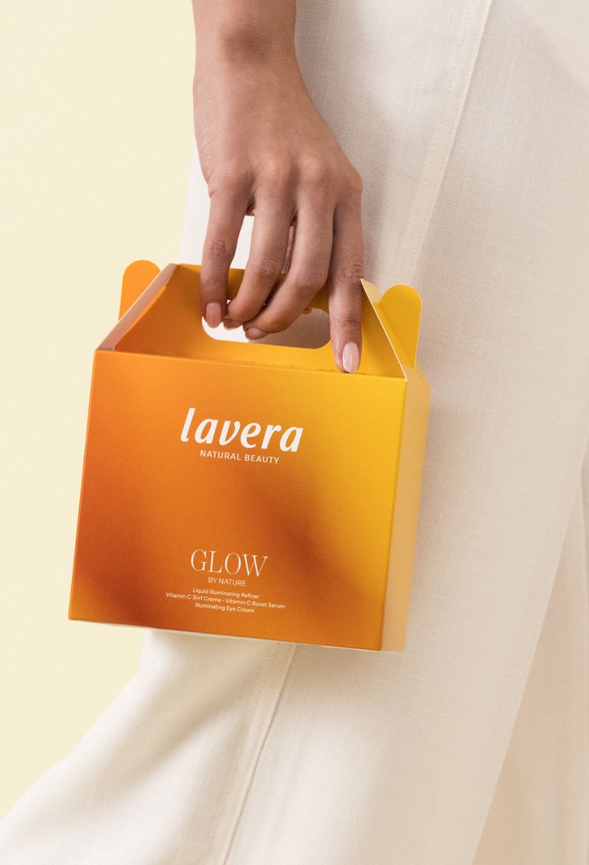 lavera Glow by Nature Routine Complete Set lors de l'application