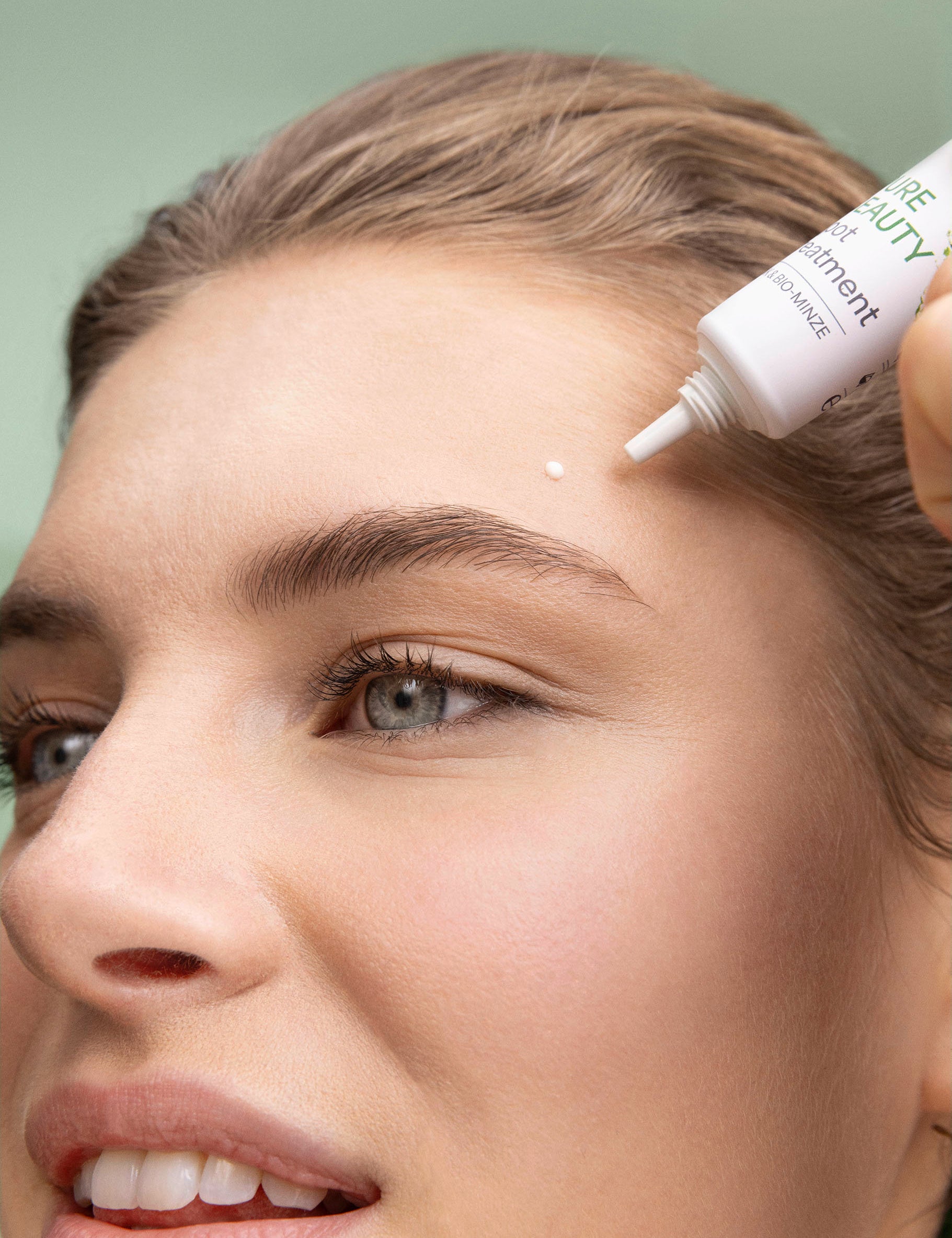 lavera Pure Beauty Stop bouton lors de l'application