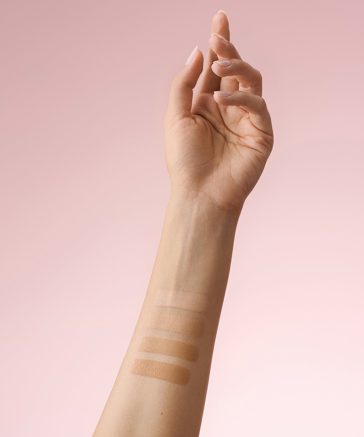 lavera Cream to Powder Foundation -Medium Tanned 1.8- lors de l'application