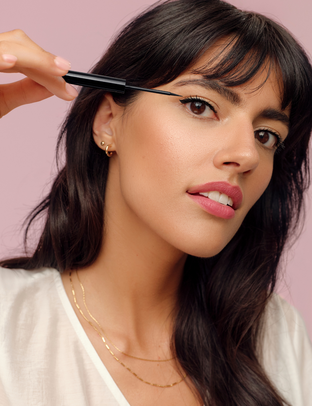 lavera Liquid Eyeliner -Black 01- lors de l'application