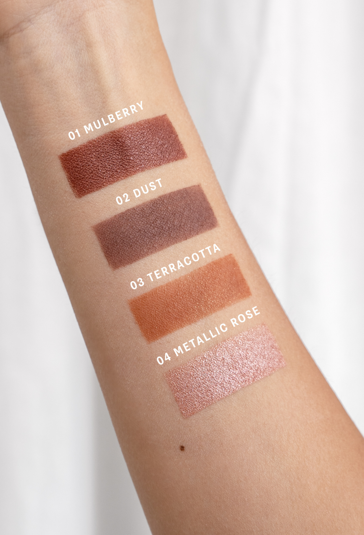 lavera Signature Colour Collection -Rosé Renaissance 02- lors de l'application
