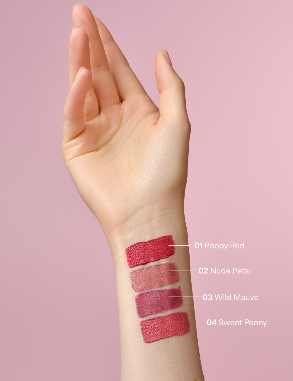 lavera Pure Satin Liquid Lipstick -Sweet Peony 04- lors de l'application