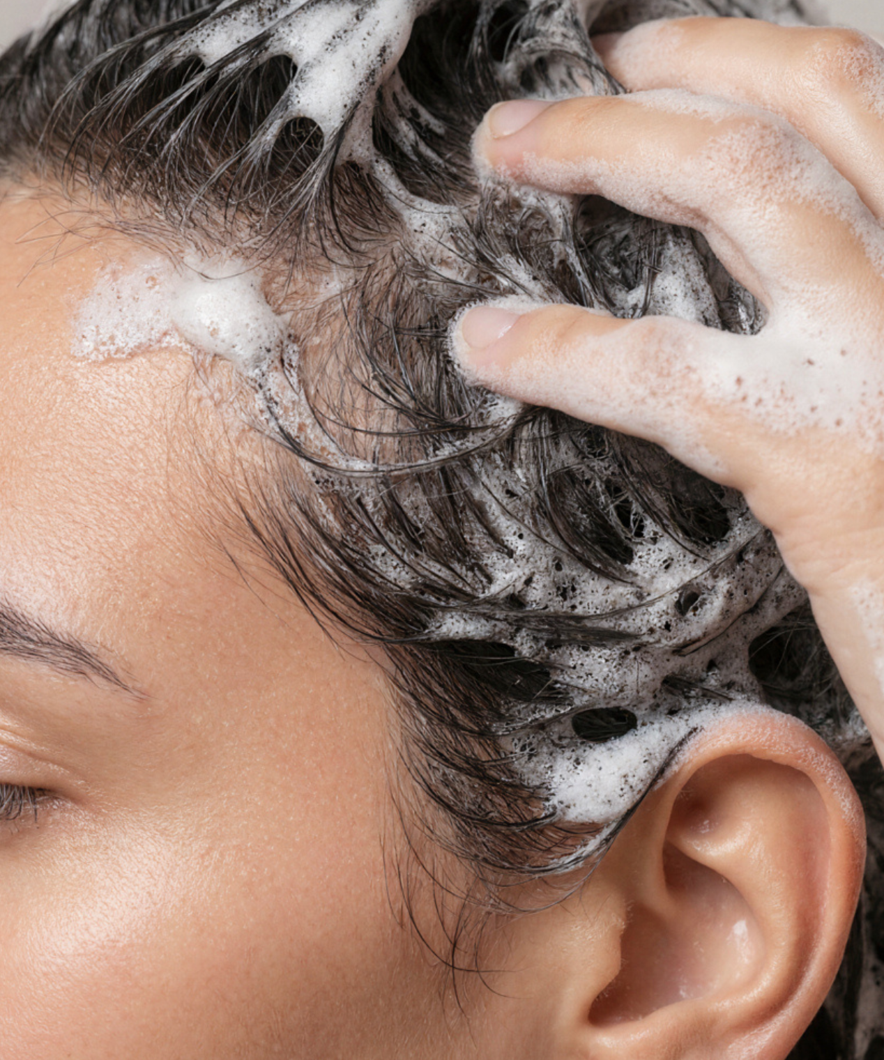 lavera Shampoo Volume & Lift during application