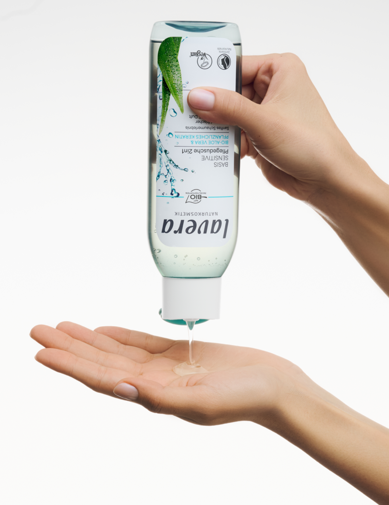 lavera Douche Soin basis sensitive 2in1 lors de l'application
