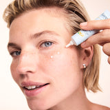 lavera basis sensitive Anti-Falten Augencreme Q10 lors de l'application