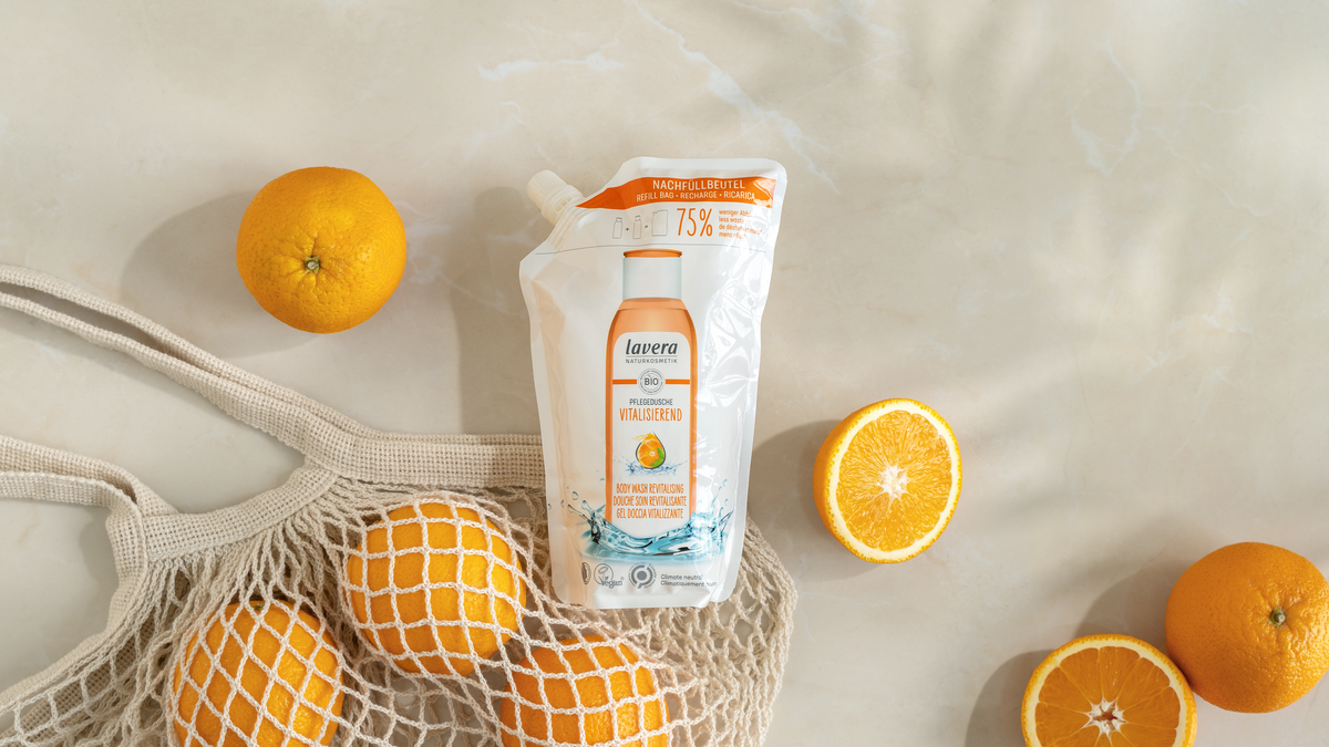 lavera sachet recharge savon avec oranges autour