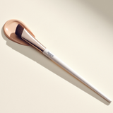 lavera Dream Blend Concealer Brush lors de l'application
