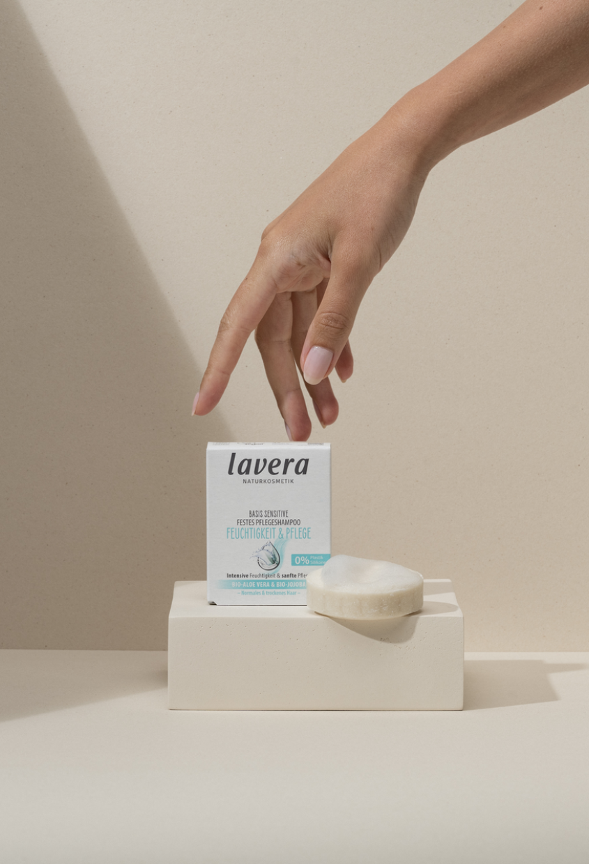 lavera Shampoo bar basis sensitive Moisture & Care during application