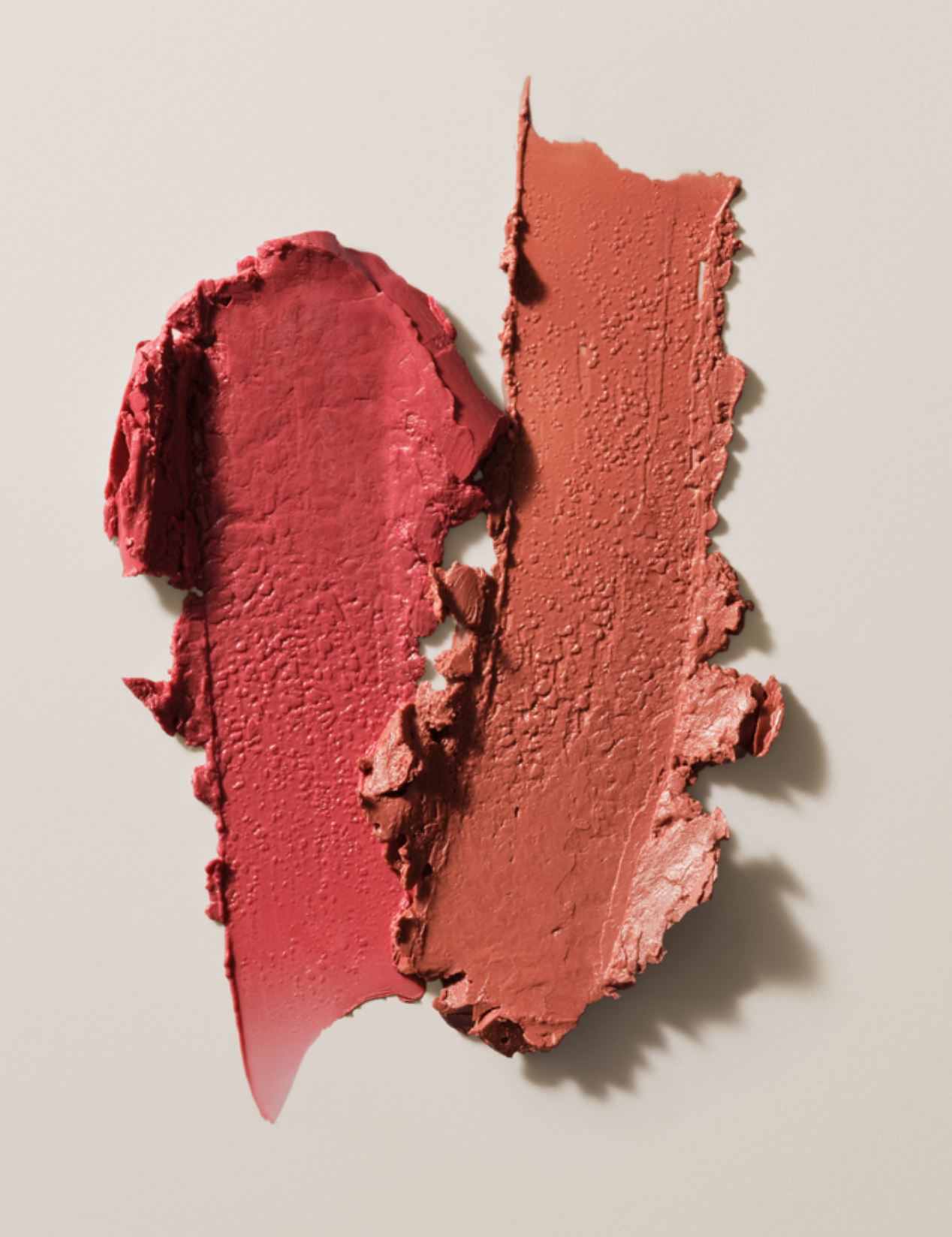 lavera Melting Glow Lipstick -Glazed Honey 02- lors de l'application