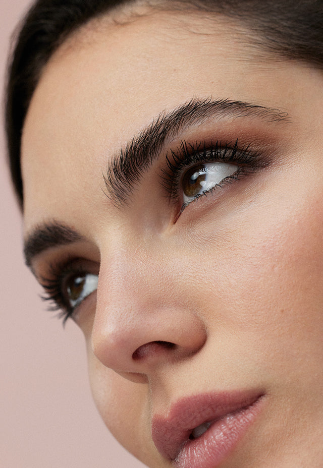 lavera Butterfly Effect Mascara Beautiful Black lors de l'application