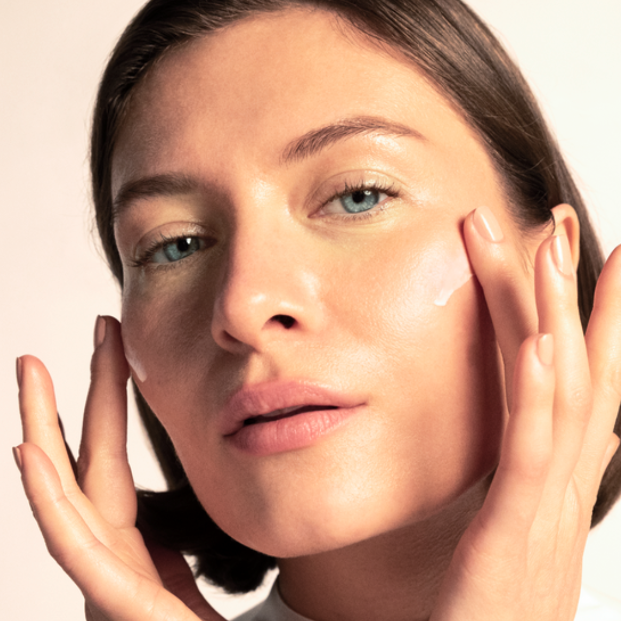 lavera Skin Longevity Crème de nuit lors de l'application