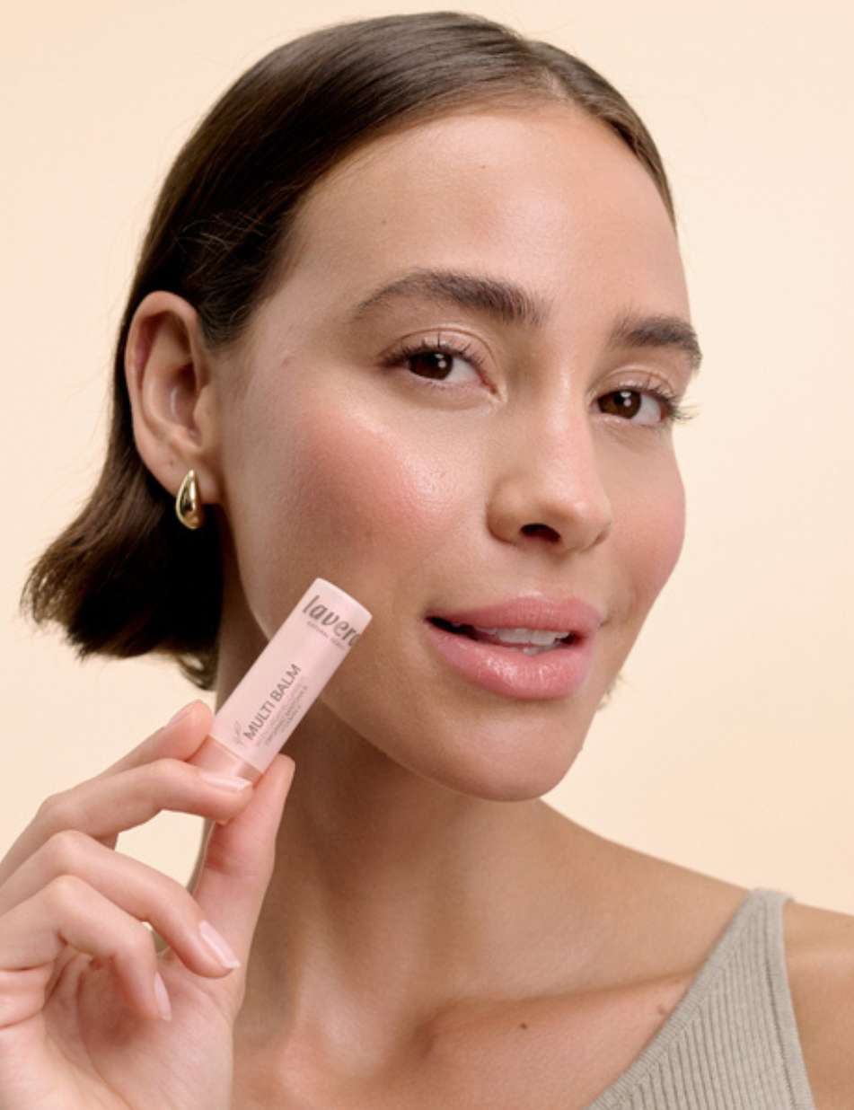 lavera Multi Balm -Soft Sunlight  06- during application