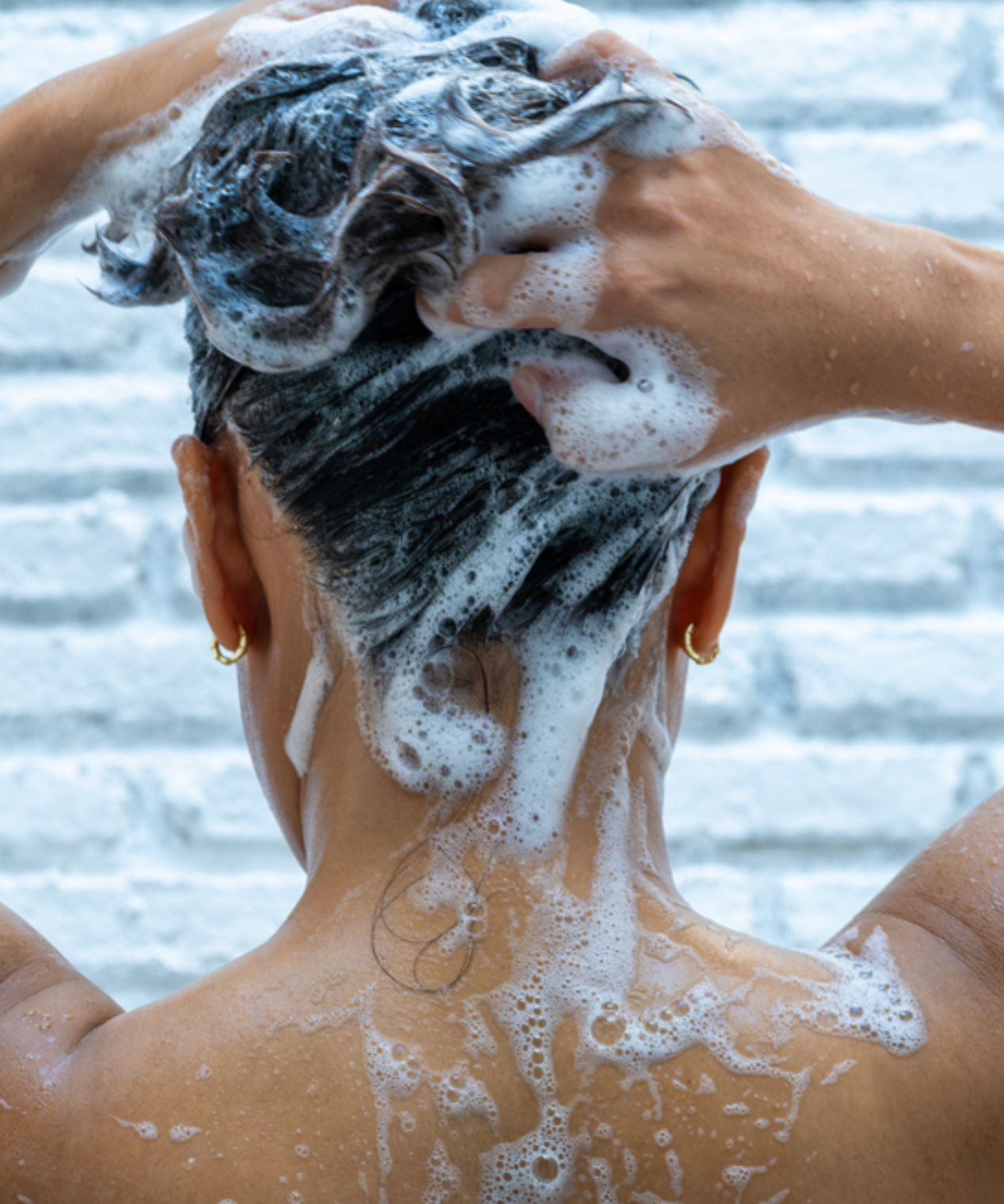 lavera Shampoo Fresh & Clear during application