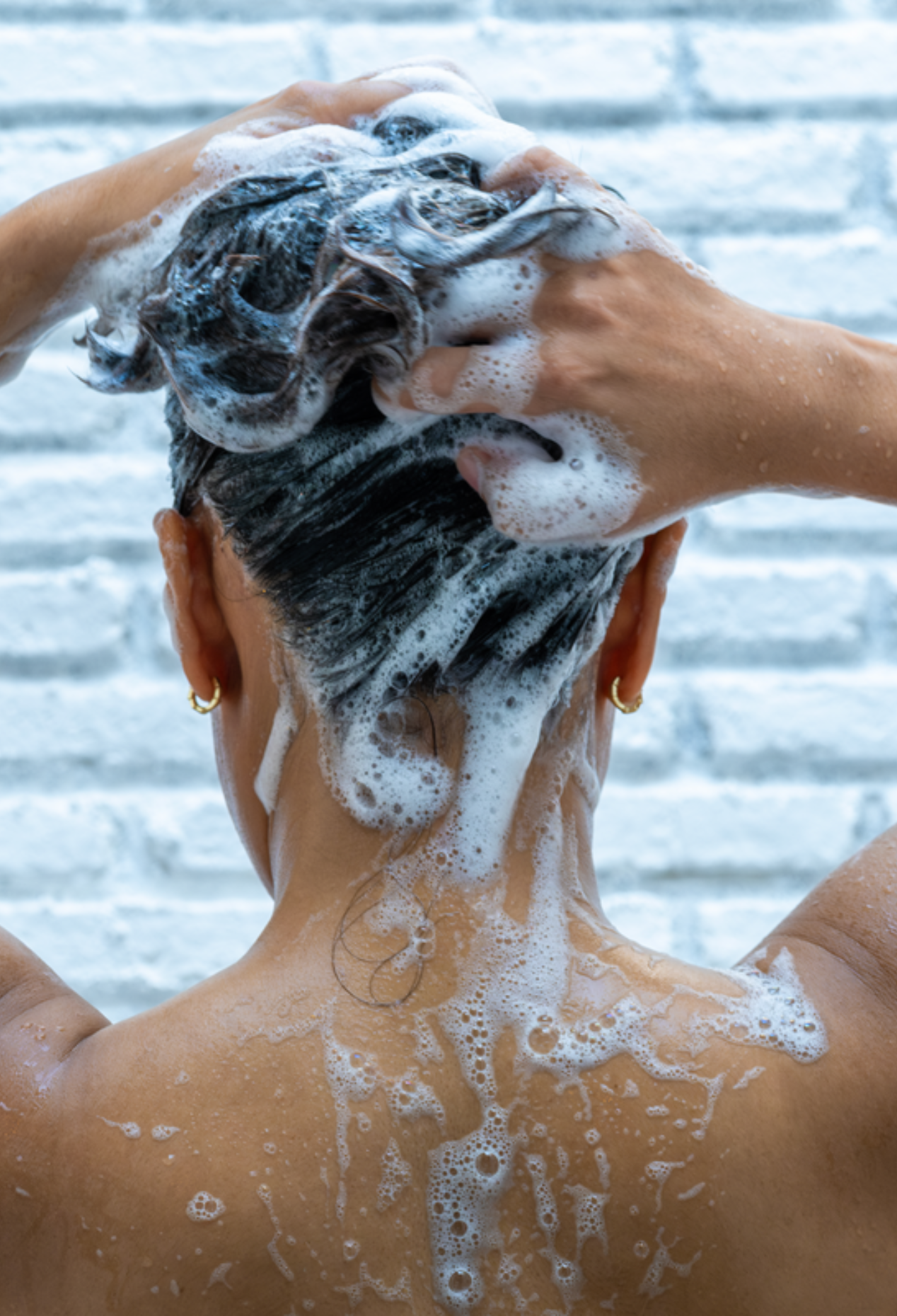 lavera Shampoo Fresh & Clear during application