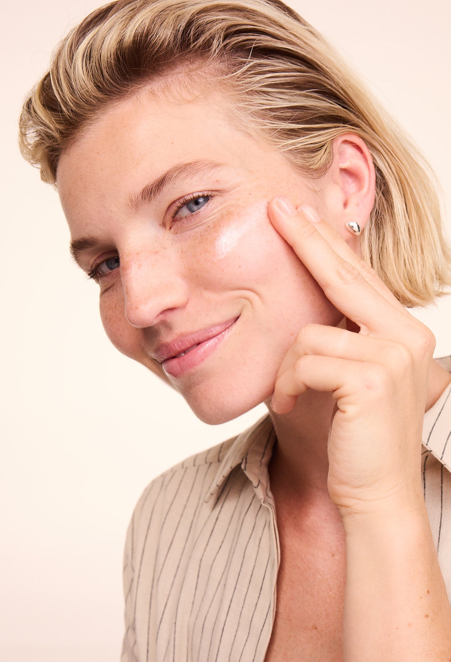 lavera basis sensitive Night Cream Calming during application