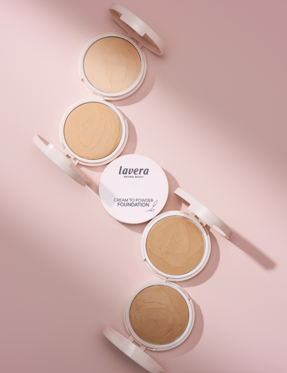 lavera Cream to Powder Foundation -Tanned 2.0-  lors de l'application