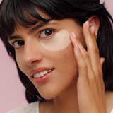 lavera Depuff & Hydration Eye Patches lors de l'application